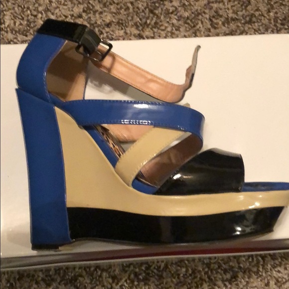 Fredricks of Hollywood blue and black shoes - Picture 3 of 8